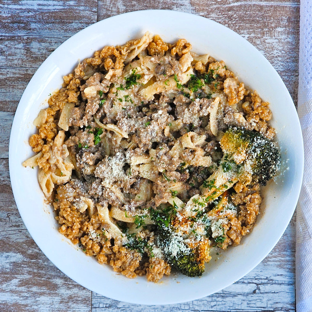3. Garlic Cream Beef Pasta
