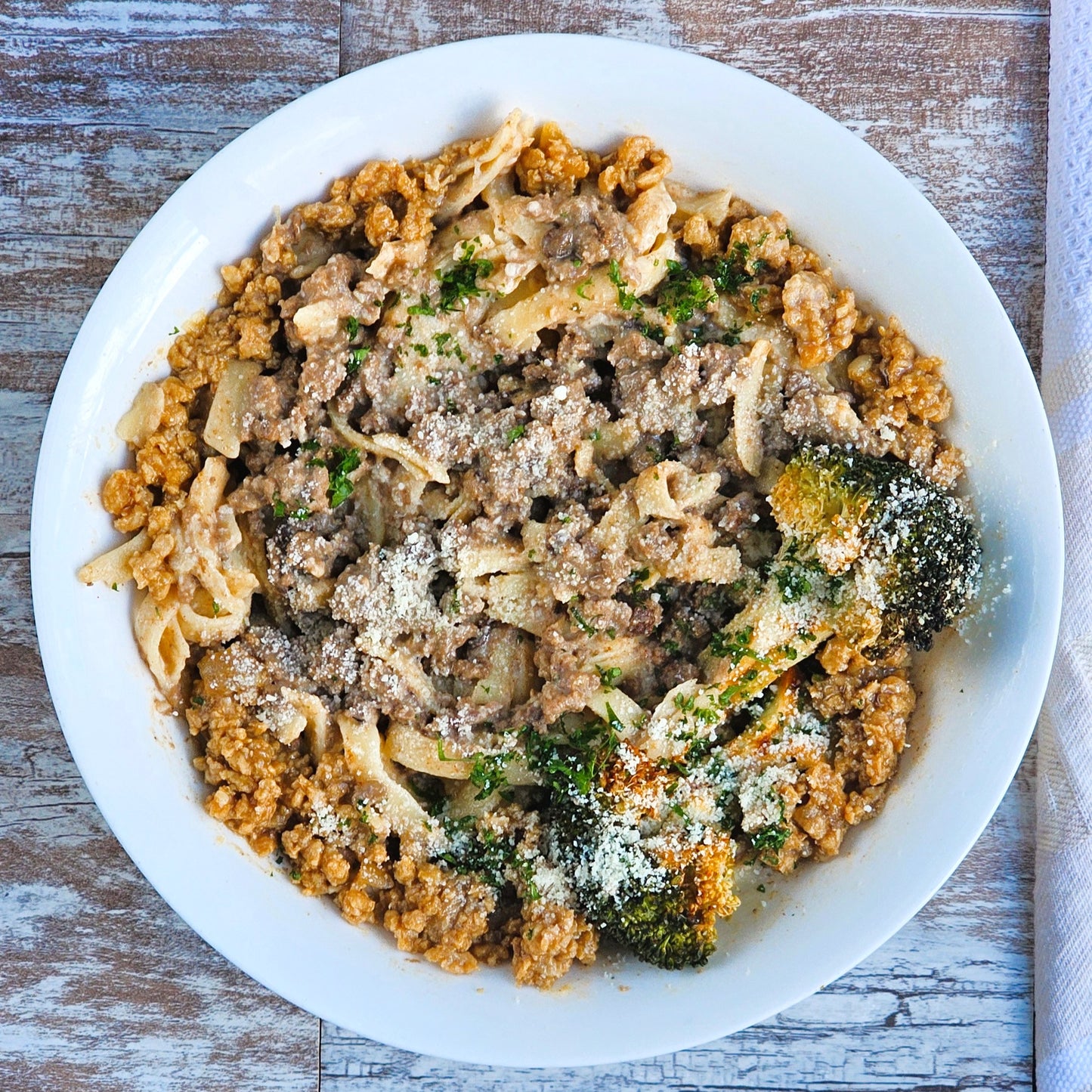 3. Garlic Cream Beef Pasta