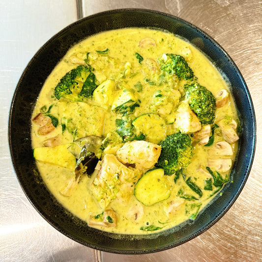 4. Thai green curry chicken with rice